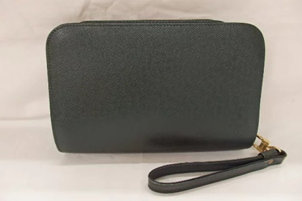 Louis Vuitton Taiga Baikal Epi Shoulder Bag Leather Dark Green Strap Clutch